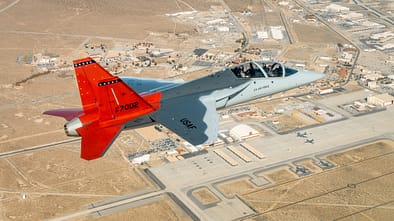 Eine T-7A Red Hawk landet nach einem Flug auf der Joint Base San Antonio-Randolph am 23. April 2026. 