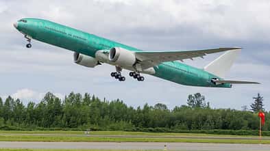 Lufthansa, Boeing, 777-9, 777X Die erste Boeing 777-9 für Lufthansa mit fertiger Kabine startet zum Jungfernflug.