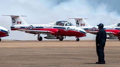 CL-114 Tutor der Snowbirds beim Rauchtest