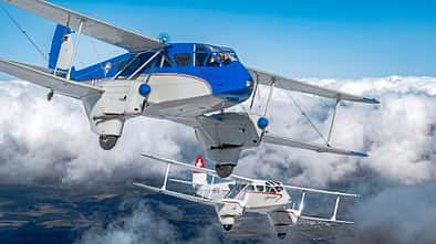 de Havilland DH.89 Dragon Rapide D-ILIT und D-IKFG im Flug