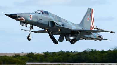 Northrop F-5N US Navy beim Start