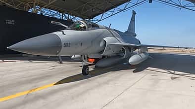 Erste Bilder der JF-17 Thunder bei der Luftwaffe Aserbaidschans.