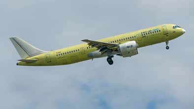 Erste MS-21-310 aus der Serienproduktion startet zum Erstflug. 