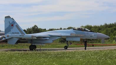 UAC hat eine Charge Su-35S-Kampfflugzeuge an die Truppen ausgeliefert.