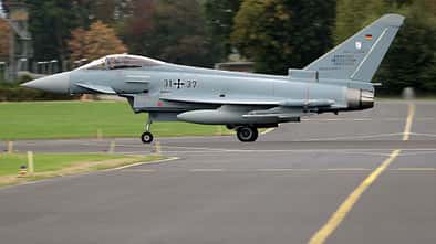 Eurofighter TLG 31 mit Sondermarkierung rollt