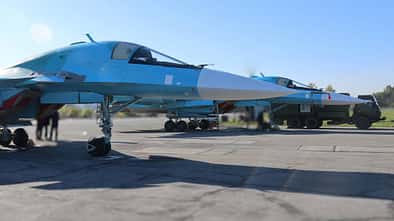 Neue Suchoi Su-34 für Russland starten in Nowosibirsk.