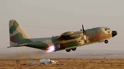 C-130, Hercules Lockheed C-130 Hercules beim Raketenstart.