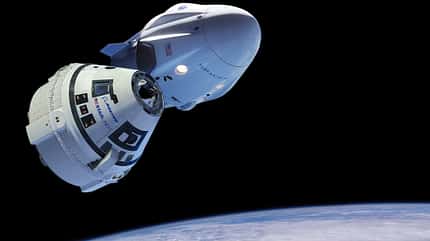 Die Raumkapseln Crew Dragon von SpaceX und CST-100 Starliner von Boeing. Die Raumkapseln Crew Dragon von SpaceX und CST-100 Starliner von Boeing.