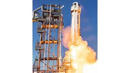 Blue Origin, New Glenn, Jeff Bezos, NS-11 Die Rakete hob am Morgen des 2. Mai von dem Startgelände in Texas ab.