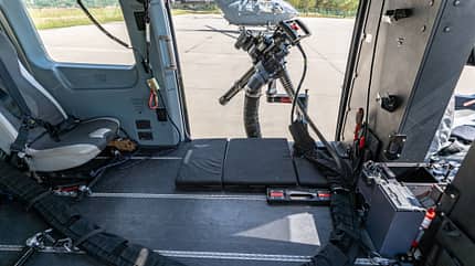 Das HTG 64 testet das neue Minigun für die H145M in der Oberlausitz.