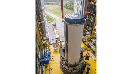 Vega, 2. Stufe So sieht die zweite Stufe der Rakete aus. Das Bild zeigt die Integration der Stufe.