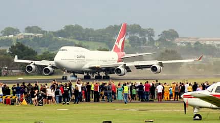 VH-OJA, Qantas, 747
