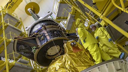 CHEOPS CHEOPS bei der Integration auf der Sojus-Startrakete.