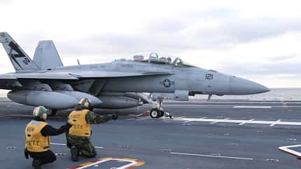 USS "Gerald R. Ford" Flugzeugstart- und Landeversuche im Januar 2020.