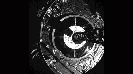 Northrop Grumman, Intelsat, Northrop Grumman MEV-1 und Intelsat-901 Die beiden Satelliten Northrop Grumman MEV-1 und Intelsat-901 kurz vor dem Docken.