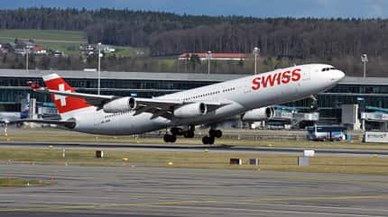 A340, Swiss, Zürich, Airbus, A340-300 der Swiss beim Start in Zürich.