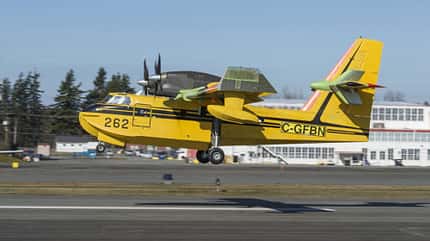 Viking, CL-415EAF, Enhanced Aerial Firefighter, Longview, CL-215, Viking CL-415EAF "Enhanced Aerial Firefighter" beim Erstflug in Abbotsford.