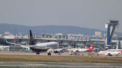 Albrecht Dürer Airport Nürnberg, Corendon Airlines, TUIfly, Terminal, ADAC Aero-Dienst Ryanair Anflug