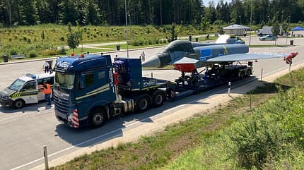 Eurofighter, 31+15, Manching, Auf dem Weg des Eurofighters von Kaufbeuren nach Manching gab es ein Pause auf einem Autobahnrastplatz.
