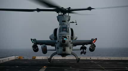 AH-1, AH-1Z, Viper, Super Cobra, Bell, Marines 15th MEU Marines practice deck landings aboard USS Somerset