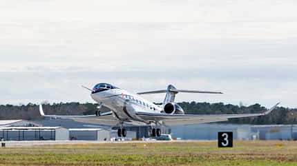Gulfstream Aerospace, G700, Erstflug, G280, G550