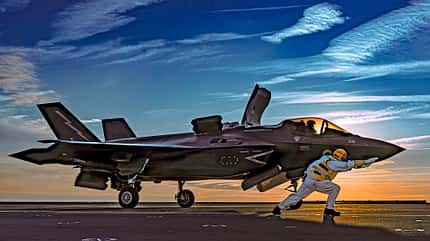 Queen Elizabeth, Flugzeugträger HMS, Lockheed Martin F-35B, US Marine Corps Stunning photos claim top prizes at Royal Navy photographic awards