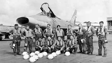 F-100, Henry Hay, Frankreich, Rekord, Biographie