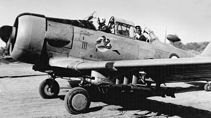 F-100, Henry Hay, Frankreich, Rekord, Biographie