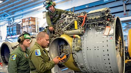 Harrier AV 8B Hawker Siddeley, Senkrechtstarter, McDonnell Douglas AV 8B Harrier II, Triebwerkswartung, US Navy