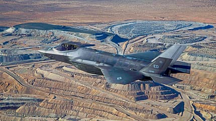 Lockheed Martin F35 Lightning II, F35A, F35C, Pratt & Whitney, USAF, TR3, Block 4, Stealthfighter, Tarnkappen Flugzeug F-35 Conducts First Flight with TR-3