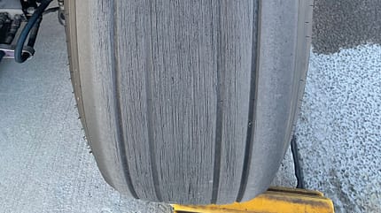 Reifen Lufthansa Anti-Skid-Belag