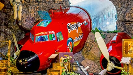 Thailand, Flugzeugfriedhof, Markt, Ruhestand, Reise, Reportage, DC 3, Klassiker, Oldtimer
