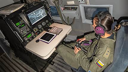 Kolumbien, C47, AC47T, Militär, Gunship, Modernisierung, Oldtimer, Normandie, Drogen, Rebellen