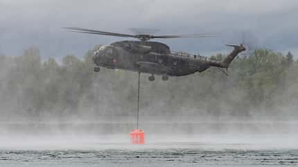 CH53, Luftwaffe, Sikorsky, Waldbrand, Löschbomber, Bundeswehr, HSG64, Laupheim, Lechstaustufe