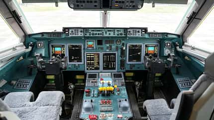 Iljuschin Il-96-400M 