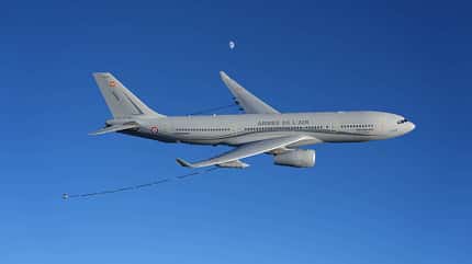 Airbus A330 MRTT im Flug Schläuche ausgefahren