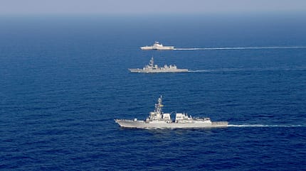 USS Gabrielle Giffords,LCS 10,USS Dewey,JS Akebono,Partnership,South China Sea,NMCS,DVIDS Bulk Import USS Gabrielle Giffords steams in formation with USS Dewey, JS Akebono