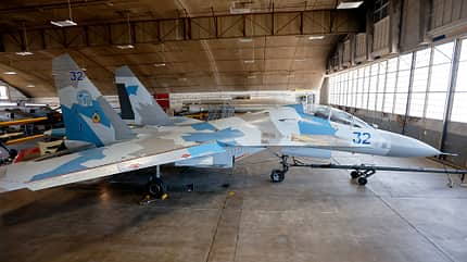 suchoi, su27, su-27, flanker, kampfflugzeug, ukraine, warbird, museum, Dayton, mig, mikojan, us air force Su-27 in der Halle seitlich