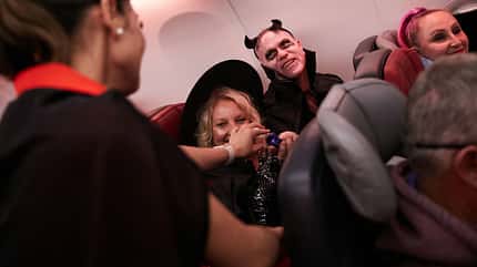boeing, 737-8, virgin australia, halloween, sonderflug, horro, grusel, kabinenpersonal Halloween Passagiere