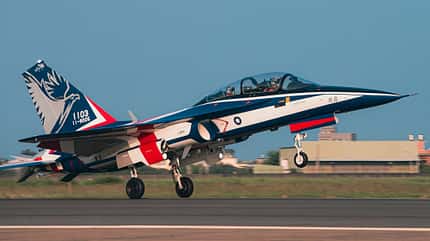 T-5 Brave Eagle kurz vor dem Aufsetzen