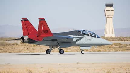 412th Test Wing,416th,Edwards AFB,,T-7A,TN 21-7002,US Air Force, Red Eagle, Boeing, Trainer T-7A Edwards mit Kontrollturm