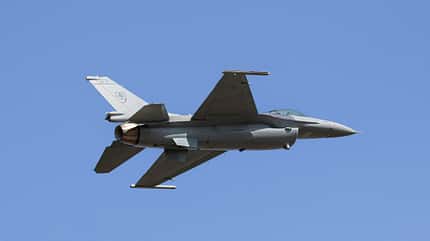 lockheed martin, f16, f-16, slowakei, block 70, tucson, us air force, kampfflugzeug F-16 Slowakei im Flug