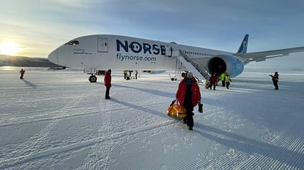 boeing, 787, dreamliner, antarktis, norse atlantic airways, polar Boeing 787 auf Eispiste plus Passagier