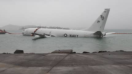 P-8A Poseidon im Wasser vor Hawaii