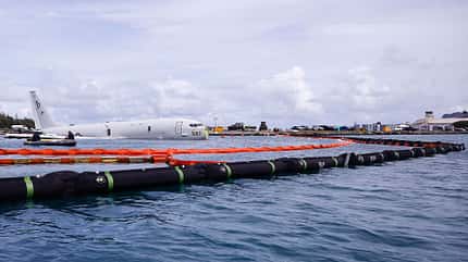 P-8 Poseidon im Wasser vor Hawaii