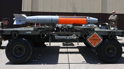 b61-12, atombombe, nuklearwaffen, us air force, b2, spirit, stealth, tornado, b-2a B61-12 Atombombe auf Transportwagen