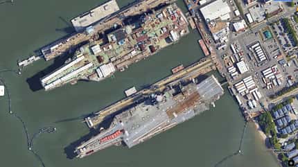 USS Enterprise im Hafen Satellitenaufnahme