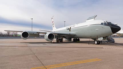 WC-135R,Constant Phoenix,Offutt AFB,55th Wing, USAF, Atomtests, nuklear, Boeing, KC.135, Stratotanker WC-135R am Boden seitlich