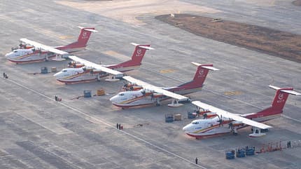 Vier Flugboote Avic AG600M aus China im Flugtest.