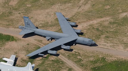 boeing, b52,b-52h, stratofortress, leitwerk, unfall, bomber, usaf Boeing B-52H in der Wüste